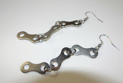 Boucles d'oreilles longues en chaîne de vélo